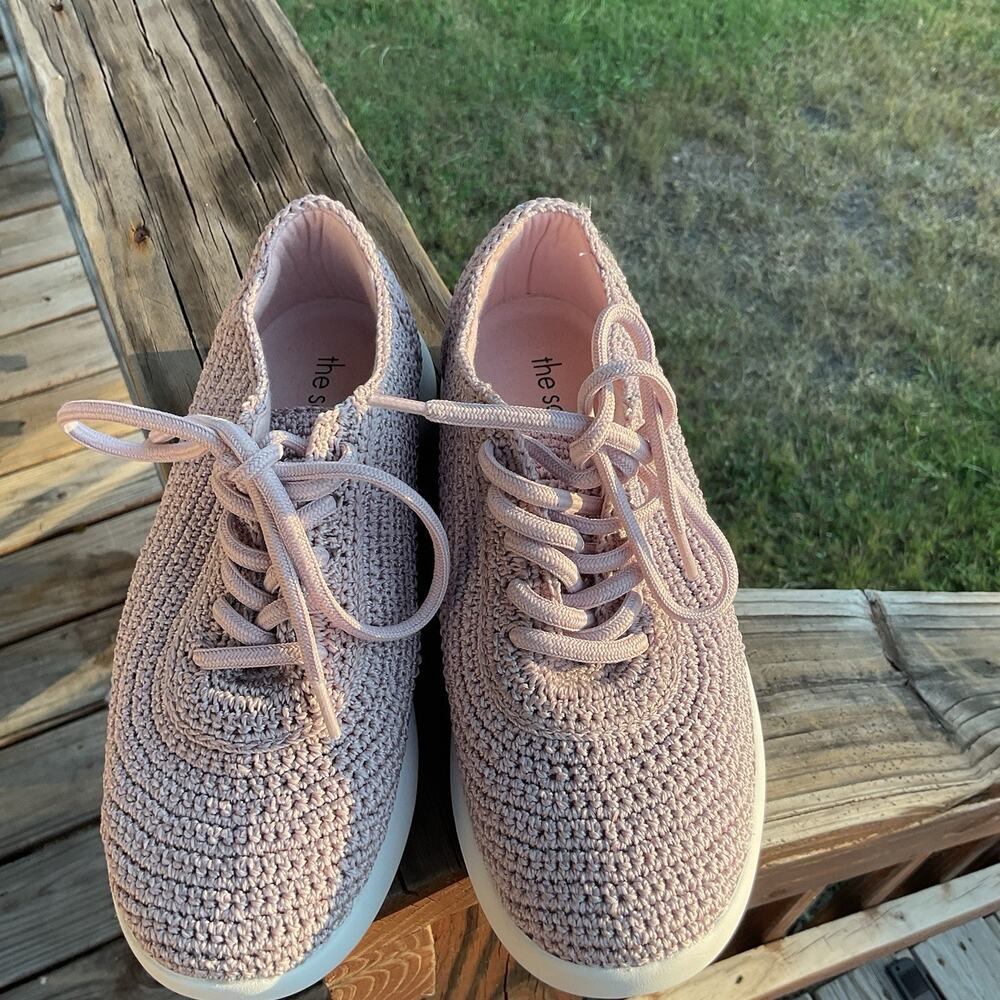 The Sak Hand Crochet Sneaker Size 6 Mauve Asha Color/Fog